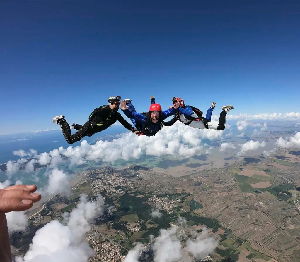 Formation stage PAC parachutisme près de La Rochelle - chute libre accompagnée